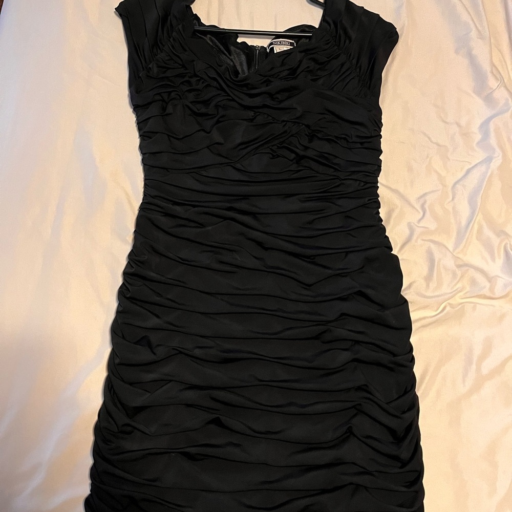 NIKIBI Event dress. Shapes the body very nicely